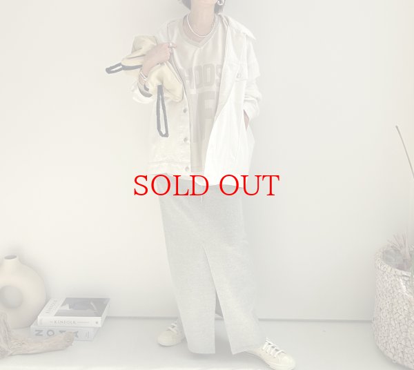 画像13: ●20日で締切●BIGロゴが可愛い【LIVEご紹介アイテム】●BIGロゴVネックトップス (13)