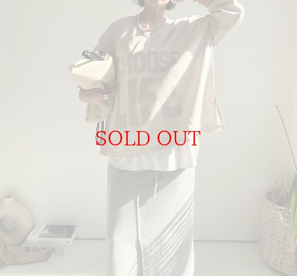 画像15: ●20日で締切●BIGロゴが可愛い【LIVEご紹介アイテム】●BIGロゴVネックトップス (15)