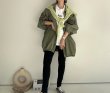 画像8: ◆オーバーシルエットが可愛いオトナっぽカーキアウター【LIVEご紹介アイテム】●オーバーカーキブルゾン (8)