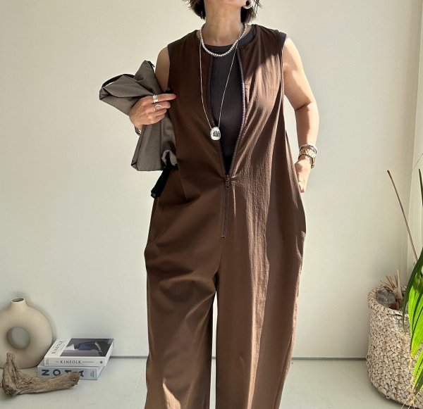 画像1: ●SALE●メーカー在庫限り●【3/31 LIVEアイテム】●ストレッチナイロンで伸縮性◎●ジップデザインオールインワン (1)