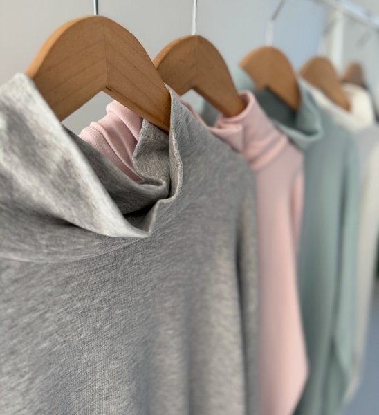 画像2: ⚫︎【LIVEアイテム】●必須アイテム!!見せられインナー◎伸びーる素材!裏起毛オフタートルトップス (2)