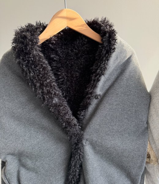 画像4: ●リバーシブル●【LIVEご紹介アイテム】●ボア×スエットリバーシブルショールベスト (4)