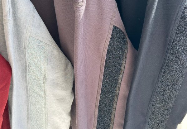 画像2: ●お袖のグリッターラインが可愛い●【LIVEご紹介アイテム】●グリッターラインスエット (2)