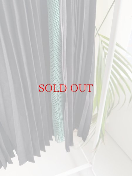 画像2: ⚫︎SALE⚫︎【LIVE ご紹介アイテム】ブラックプリーツ×グリーンメッシュロングスカートSET (2)