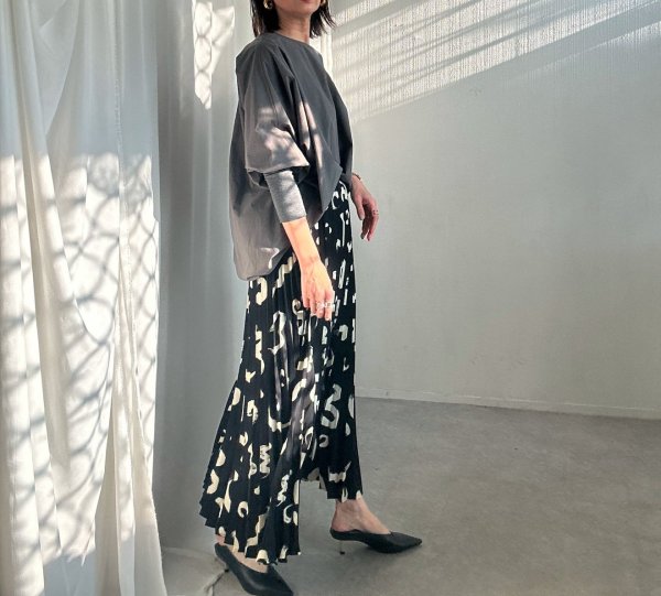 画像4: ⚫︎SALE⚫︎【LIVE ご紹介アイテム】ニュアンスプリントプリーツスカート (4)