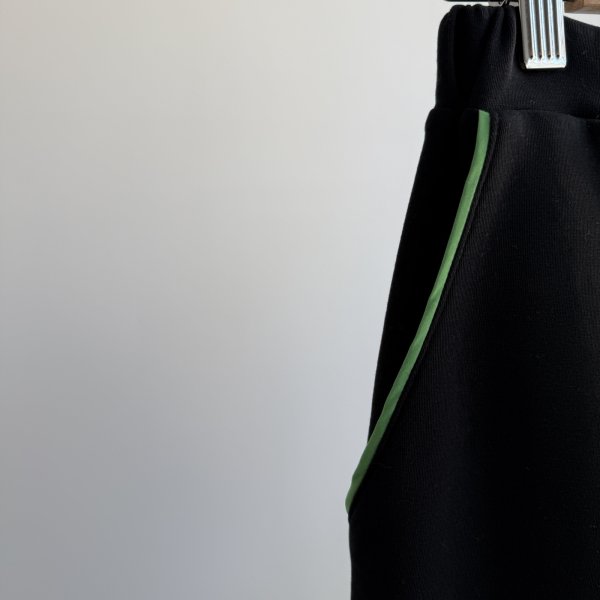 画像4: 配色がオシャレなデザインスカート【3/12 LIVEご紹介アイテム】配色ラインナロースカート (4)