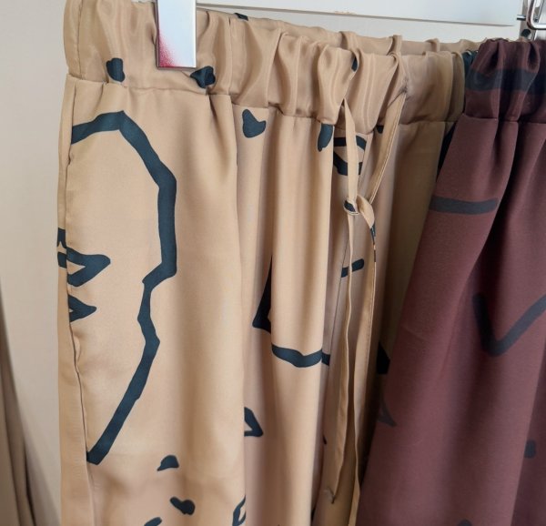 画像2: ●【6/3 LIVEアイテム】●素敵すぎる!!ニュアンスプリント柄パンツ (2)