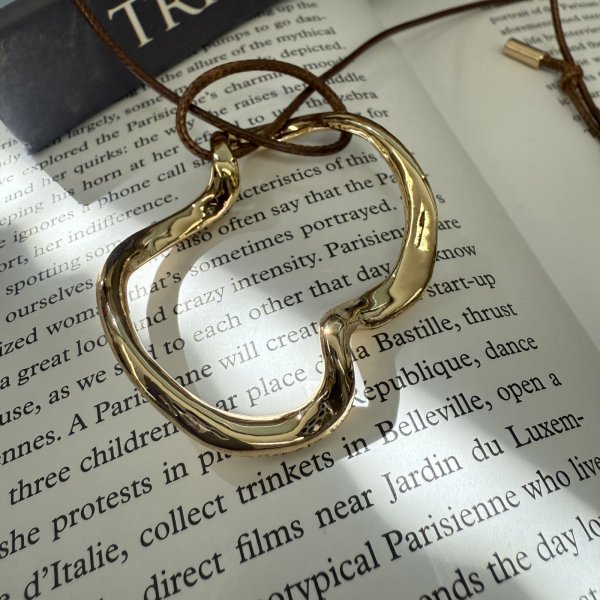 画像2: 【2/7 LIVEご紹介アイテム】●ウエーブモチーフコードネックレス(長さ調整可能) (2)