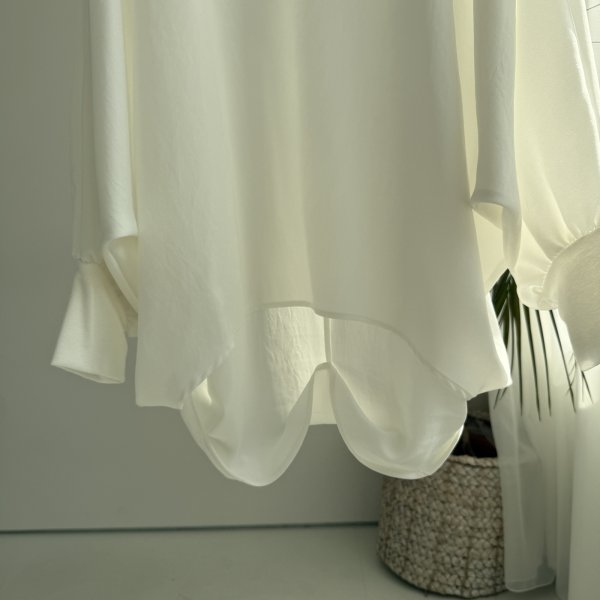 画像5: 【3/1 LIVEご紹介アイテム】裾ドレープデザイントップス (5)