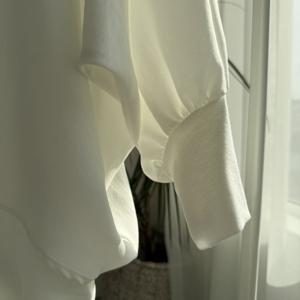 画像4: 【3/1 LIVEご紹介アイテム】裾ドレープデザイントップス (4)