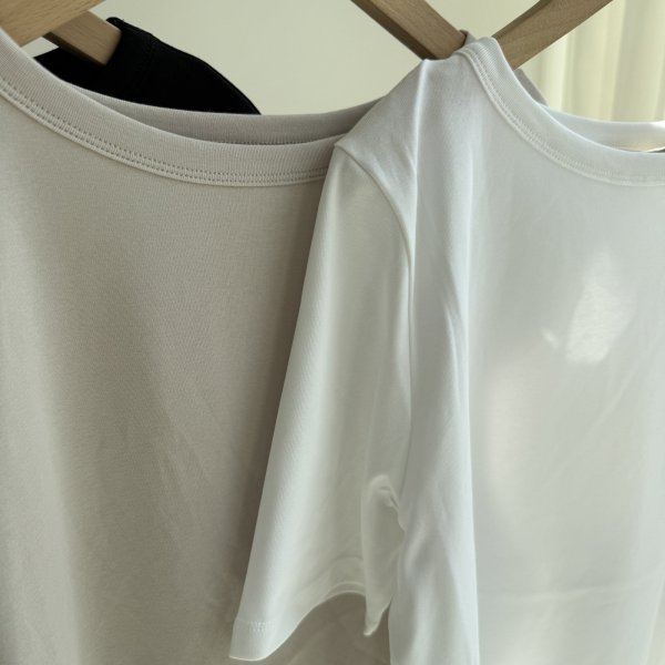 画像2: ●SARA Tシリーズからシンプルタイプの半袖Tが登場!!!【3/24 LIVEご紹介アイテム】もちっと伸びーるシンプル半袖T (2)