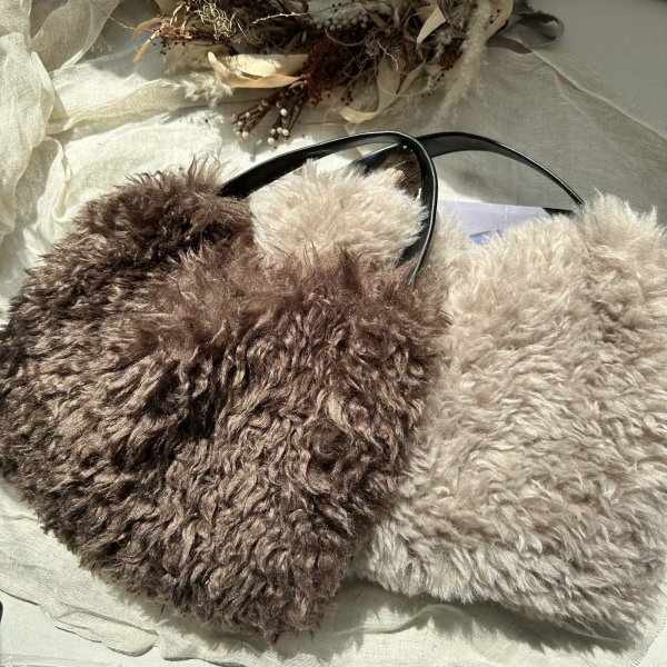 画像1: 【 9/23LIVEご紹介アイテム】ファーバッグ (1)