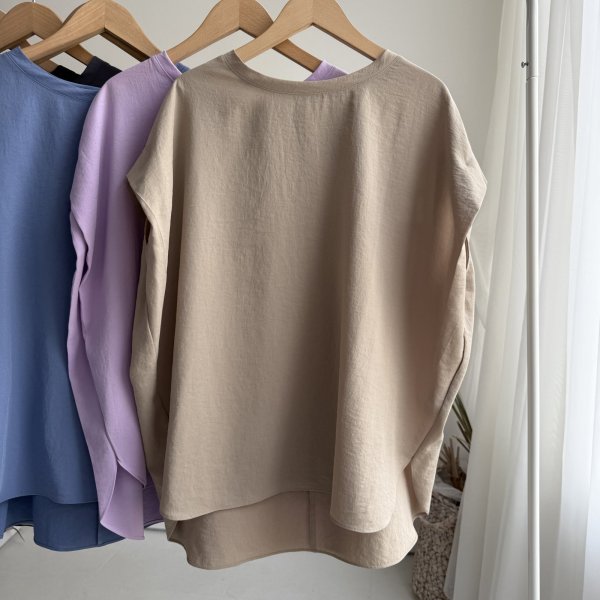 画像4: ●サラッと素材でデイリーにもお仕事にもオススメ【4/10 LIVEご紹介アイテム】タックショルダートップス (4)