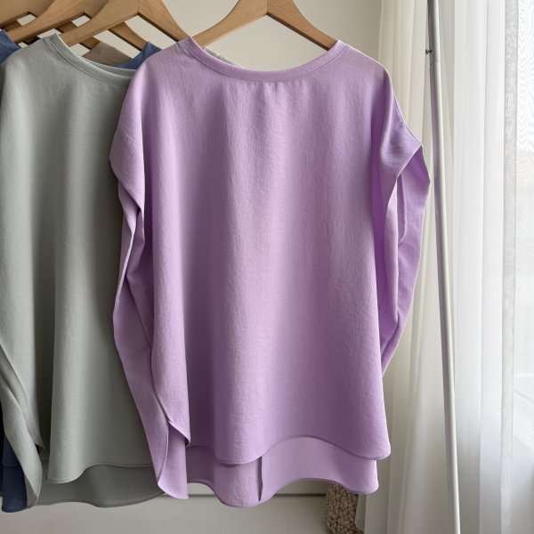 画像2: ●サラッと素材でデイリーにもお仕事にもオススメ【4/10 LIVEご紹介アイテム】タックショルダートップス (2)