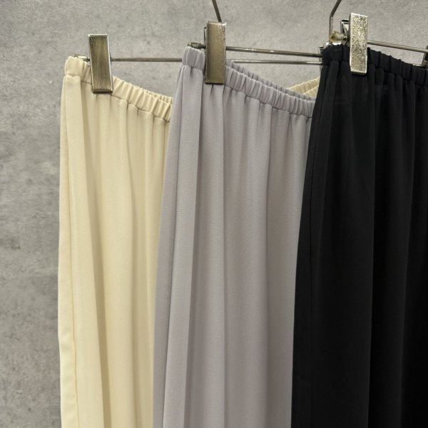 画像2: ●柄パンやワンピとのレイヤードにオススメ【5/30 LIVEご紹介アイテム】●シアーレイヤードコクーンパンツ (2)