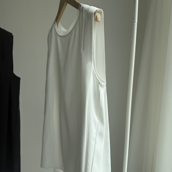 画像2: ●背中のお肉をカバーする「セナ肉カバートップス」◎新色交えて再生産決定!!●【5/10 LIVEご紹介アイテム】●チュールパイピングトップス＜予約/6上-中＞ (2)