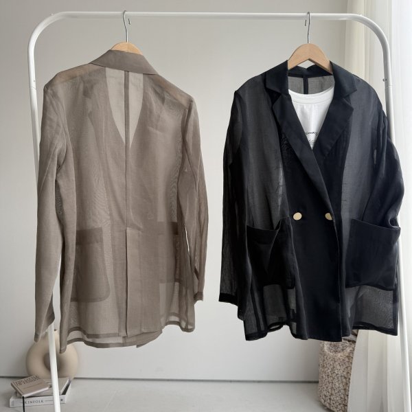画像2: ●マットゴールドのボタンがオシャレ【5/12 LIVEご紹介アイテム】シアーテーラードジャケット (2)