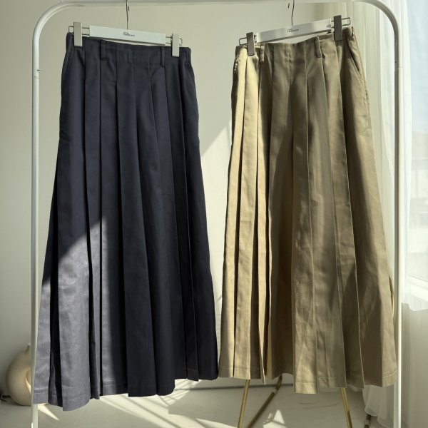 画像1: ●生産枠限り●期間限定掲載●【7/8ご紹介アイテム】ワイドプリーツパンツ＜予約/8-9＞ (1)