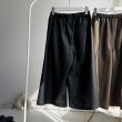 画像2: ●生産枠限り●期間限定掲載●【7/8ご紹介アイテム】フェイクレザーミディパンツ＜予約/8-9＞ (2)