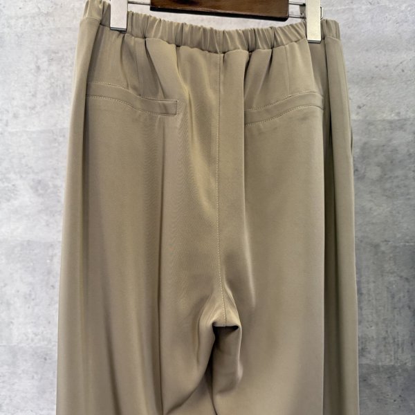 画像2: ●生産枠限り●期間限定掲載●【9/29 LIVEご紹介アイテム】とろみ素材◎タックジョガーパンツ (2)