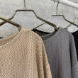 画像2: ●生産枠限り●晩夏〜秋に使える展示会シリーズ●【7/28 LIVEご紹介アイテム】レイヤードメッシュプルオーバー (2)