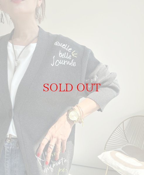 画像2: ●生産枠に限りあり●期間限定掲載●【8/14 LIVEご紹介アイテム】殴り書き刺繍ロゴカーディガン（予約/10） (2)
