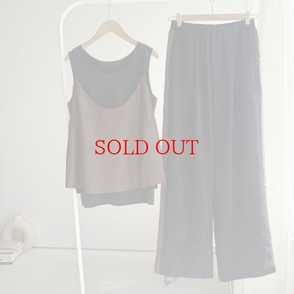 画像2: ●メーカー在庫限り●期間限定掲載【9/3 LIVEアイテム】前後2WAYフェイクレザービスチェ（予約/9-10） (2)