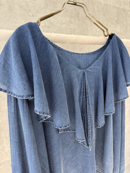 画像3: ●期間限定●ご予約10倍ポイント対象●【10/27 LIVEアイテム】シアーデニムラッフルブラウス(予約/2) (3)