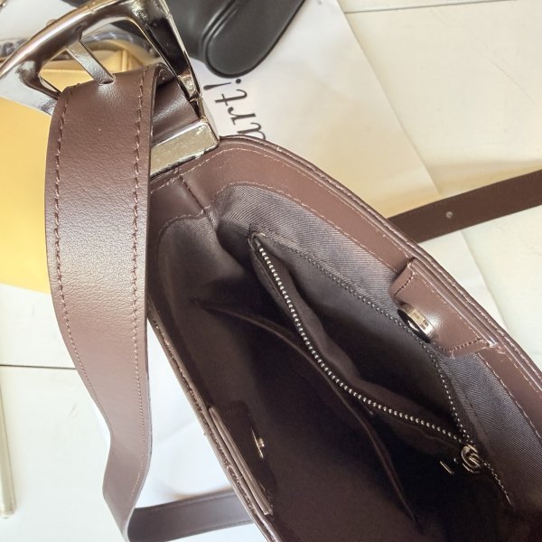 画像5: ●期間限定掲載●【完全受注生産】●ご予約10倍ポイント対象◎チャーム付本革マルチショルダー（予約/5） (5)