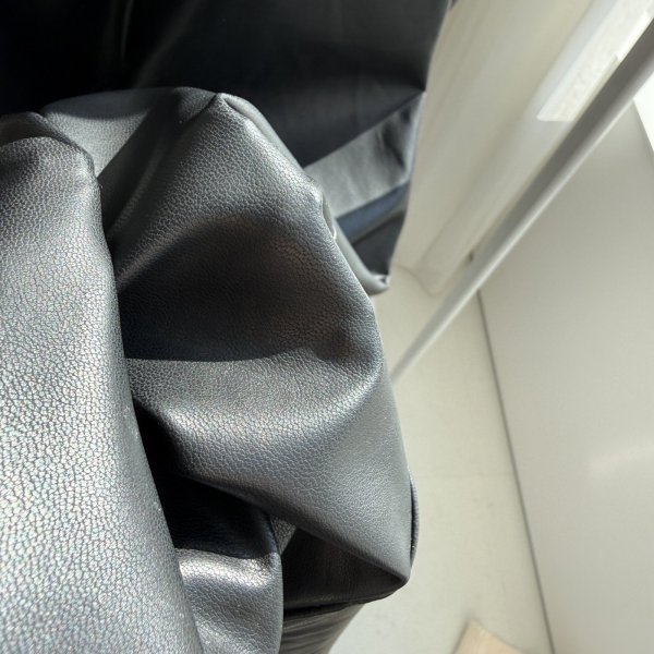 画像4: ●年末年始限定SALE●【12/28 LIVEアイテム】●バイカラーレザーライクキャミワンピ （メーカー確認後確保） (4)