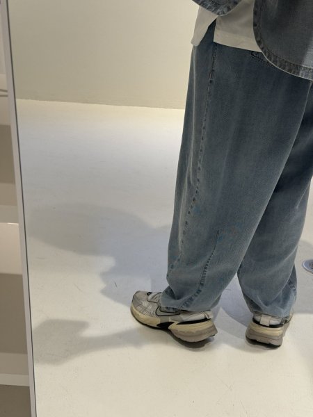 画像4: ●期間限定/ご予約10倍ポイント●【1/19 ayane】テンセルデニムタックバレルレッグパンツ（予約/4-5） (4)