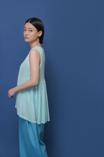 画像1: ●期間限定/ご予約10倍ポイント●【1/23 CYAN TOKYO】シアー天竺バックギャザータンク（予約/4-5） (1)