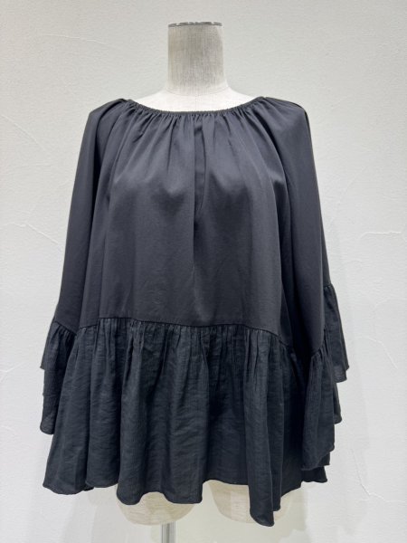 画像4: ●期間限定/ご予約10倍ポイント●【1/23 CYAN TOKYO】ギャザーフレアオーバーブラウス（予約/4-5） (4)