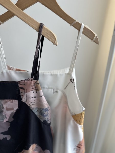 画像2: ●ご予約5倍ポイント対象【2/13 LIVE】ニュアンスプリントレイヤードワンピ（予約/5月） (2)