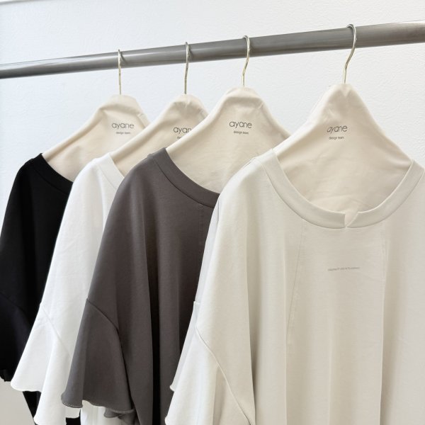 画像2: ●ご予約5倍ポイント対象●【3/13 ayane LIVEアイテム】●ラッフルスリーブフレアミニロゴT（予約/6月） (2)