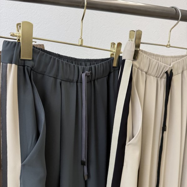 画像3: ●ご予約5 倍ポイント対象●【3/13 ayane LIVEアイテム】●とろみタックラインパンツ（予約/6月） (3)