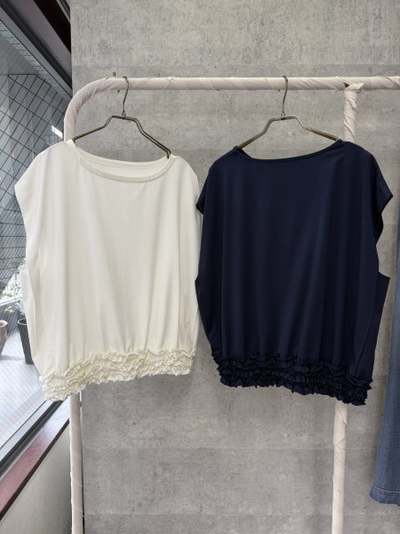 画像1: ●期間限定●ご予約5倍ポイント●【4/3LIVEアイテム】裾フリルボックスプルオーバー（予約/5-6月） (1)