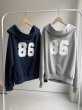 画像2: ●期間限定●生産枠に限りあり●【4/8LIVEアイテム】ナンバーロゴオフショルスエット（予約/5月） (2)