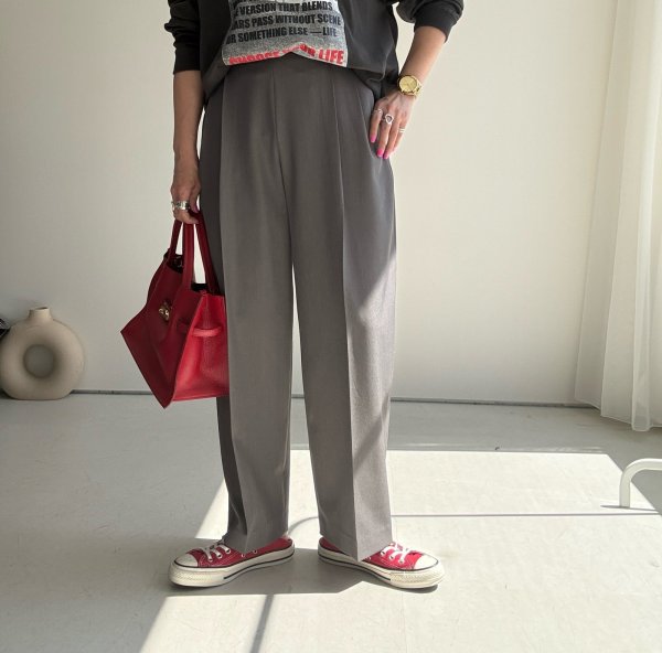 画像1: ●期間限定●ご予約10倍ポイント●【4/11LIVEアイテム】ツータックバレルパンツ（予約/8-9月） (1)