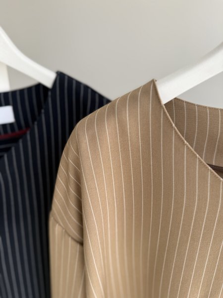 画像15: ●期間限定●ご予約10倍ポイント●【4/11LIVEアイテム】ピンストライプVネックプルオーバー（予約/8-9月） (15)