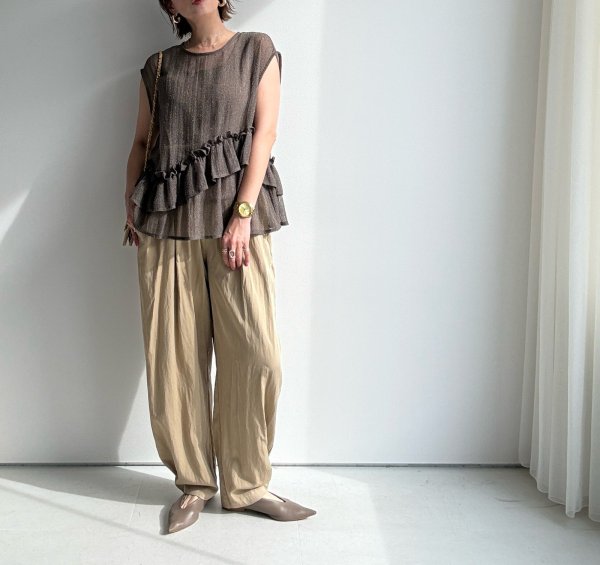 画像2: ●メーカー在庫限り●【4/15 LIVEアイテム】シアーアシメフリルブラウス（メーカー確認後確保）（予約/5月） (2)