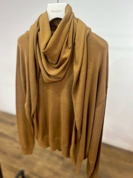 画像8: ●期間限定●ご予約10倍ポイント●【4/20LIVEアイテム】PRIORITY ●ストール付ニット（予約/8-9月） (8)