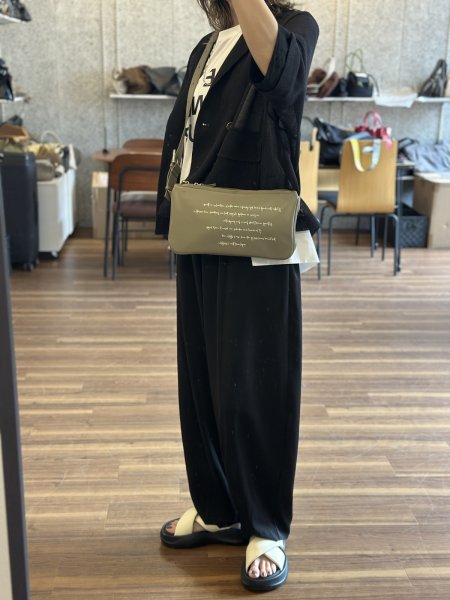 画像5: ●受注生産/フリー入荷ありません●ご予約10倍ポイント【6/22ご紹介アイテム】本革メッセージデザインクロスボディ（予約/10月） (5)